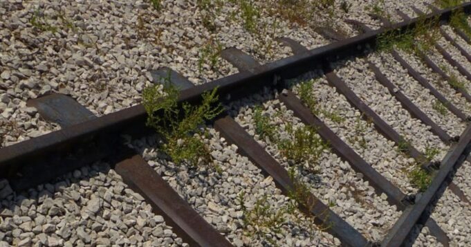 Dormente ferroviário de plástico desenvolvido pela USP é alternativa sustentável para os modelos no mercado