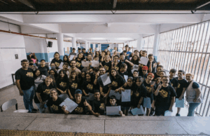 “Aprendizes – Digital 5” ensina robótica com recicláveis para mais de 400 jovens e educadores em vulnerabilidade social