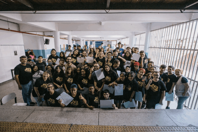 “Aprendizes – Digital 5” ensina robótica com recicláveis para mais de 400 jovens e educadores em vulnerabilidade social
