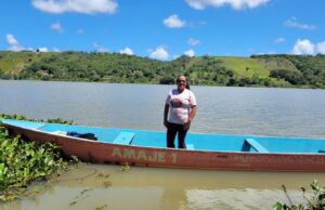 Eliane Faria de Souza, uma pescadora do nordeste do Brasil que combina as velhas tradições com ideias inovadoras para proteger o meio ambiente, é reconhecida pelo IICA como Líder da Ruralidade das Américas