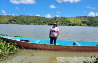 Eliane Faria de Souza, uma pescadora do nordeste do Brasil que combina as velhas tradições com ideias inovadoras para proteger o meio ambiente, é reconhecida pelo IICA como Líder da Ruralidade das Américas