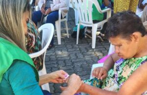 Projeto universitário leva cuidado e autoestima a mulheres com deficiência visual