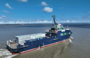 Primeiro barco escola a hidrogênio do mundo abre para visitação gratuita na COP30