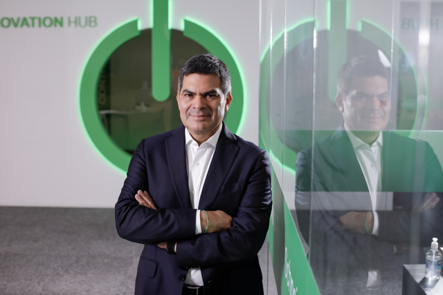 Rafael Segrera_SCHNEIDER -5927 Média