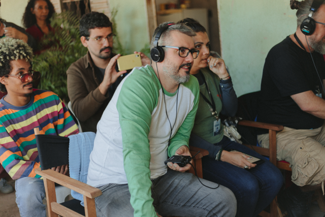 409FDFF4-DBEF-4FCF-8E34-262F678EBD93--1---2- Média