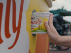 Instalação em formato gigante de pote de margarina incentiva reciclagem no Parque Villa-Lobos