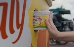Instalação em formato gigante de pote de margarina incentiva reciclagem no Parque Villa-Lobos