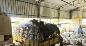 Cooperativa formada por mulheres transforma reciclagem em renda e impacto ambiental em Ijaci (MG)