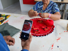 Em Uchoa, projeto oferece oficinas gratuitas de artesanato, tecnologia e empreendedorismo para pessoas idosas