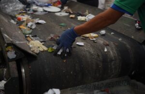 Até 35% dos resíduos recebidos por cooperativas acabam como rejeito, aponta estudo nacional