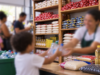 Instituto Alimentando o Bem transforma plástico reciclável em moeda para troca por alimentos e itens essenciais no Guarujá