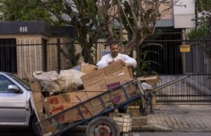 Programa internacional expande para América Latina projeto para melhorar condições de catadores de recicláveis no Brasil