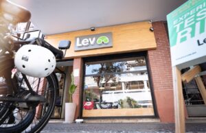 Com modelo que elimina 0,39 tonelada de CO₂ por bicicleta ao ano, empresa de mobilidade elétrica conquista certificação B Corp