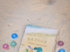 Livro infantojuvenil sobre preservação dos oceanos é lançado em pousadas do litoral cearense com música, contação de histórias e limpeza de praia